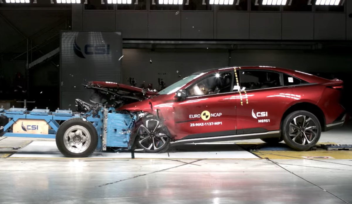 Nova Mazda 6e osim što je prekrasna ima i još jedan adut. Jako je sigurna