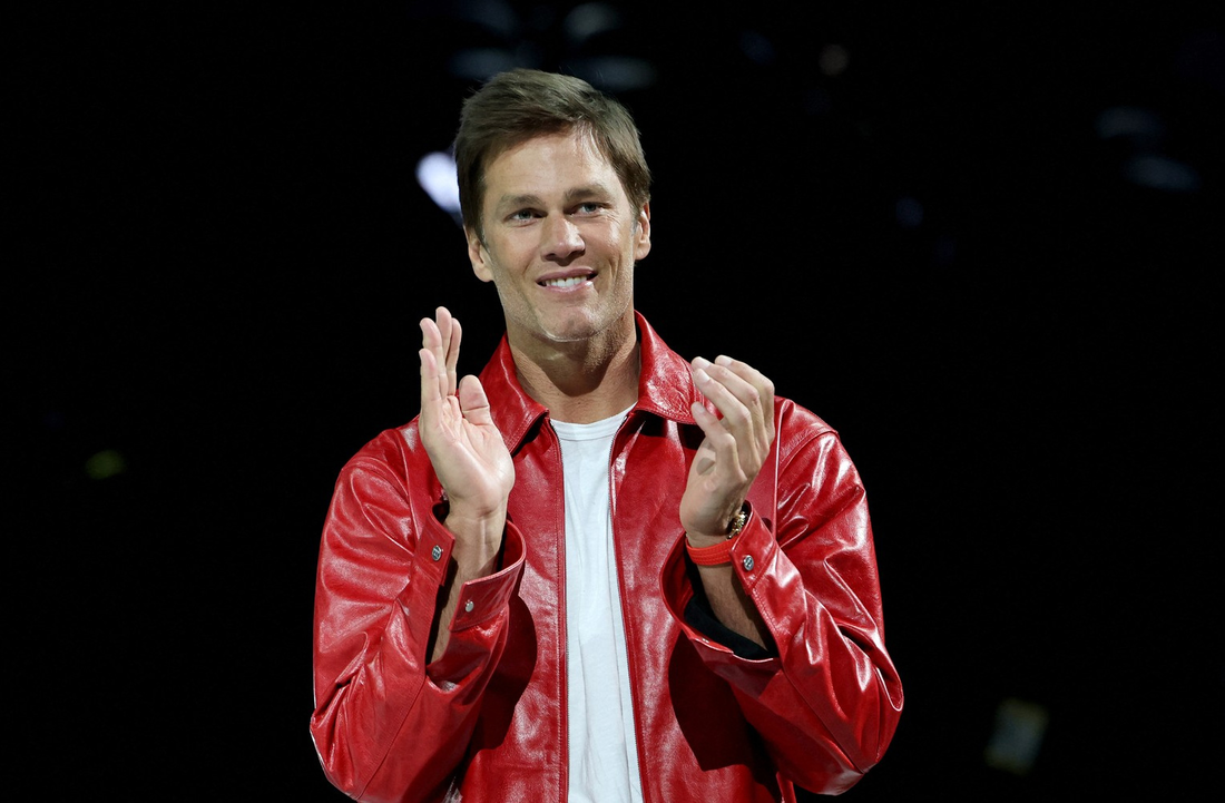 Tom Brady lansirao svoj brend kokosove vode, ime je izazvalo sprdnju na internetu 🤭