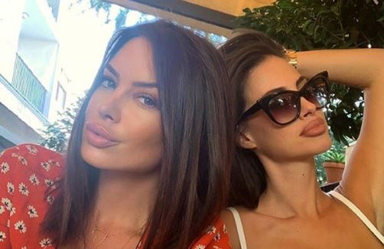 Dekoltirane Iva Jerković i bivša Miss Universe selfiejem oduševile fanove