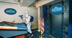 Trump u Ovalnom uredu, agenti u zaštitnim odijelima: "Bijela kuća je kao SF film"