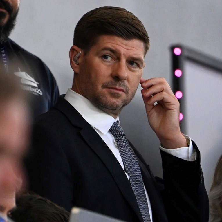 Gerrard i Slaven Bilić u borbi za isti posao, a dobit će ga legenda Liverpoola?