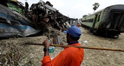 Vlakovi u Indiji opet voze na mjestu stravične nesreće