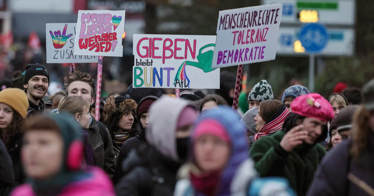 VIDEO I FOTO Deseci ozlijeđenih u prosvjedu protiv AfD-ove organizacije mladih