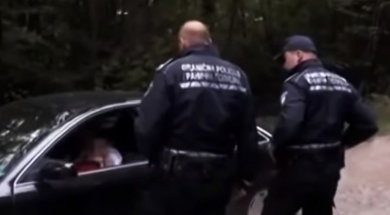 U Mostaru švercao migrante i bježao policiji, htio ju je izgurati s ceste