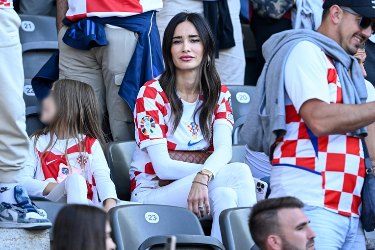 Lana Banely na utakmici nosila modne dodatke u vrijednosti od najmanje 10.000 eura