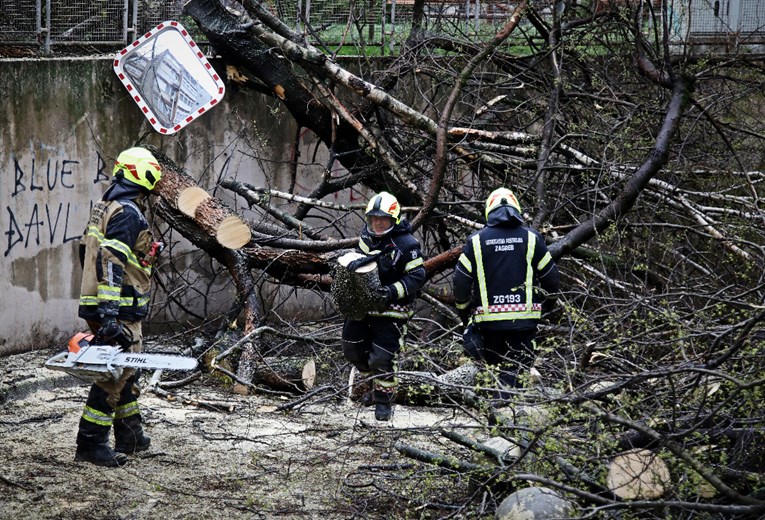 Prema 112 zbog nevremena upućeno preko 4700 poziva