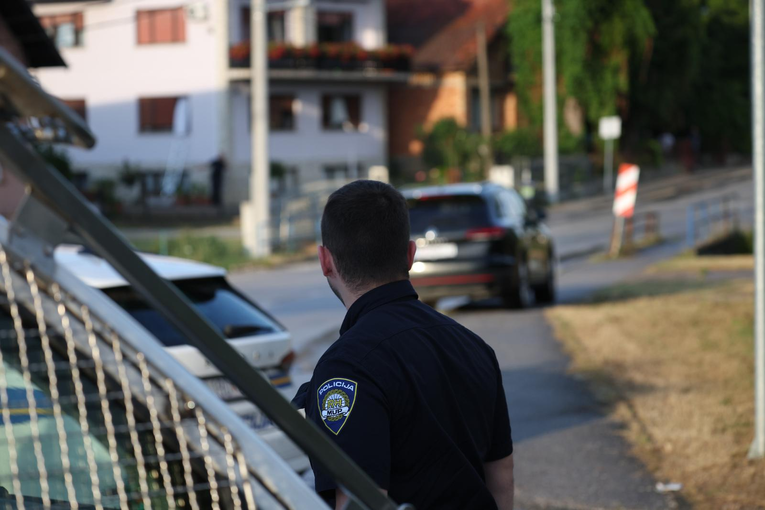 Udari policajca, ispričaj se i možeš nazad u birtiju