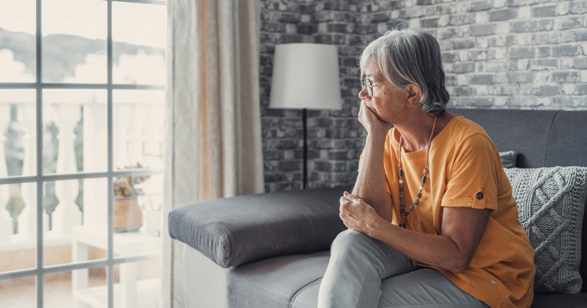 Studije: 11 suptilnih znakova pokazuje da su vaši roditelji usamljeni i tužni