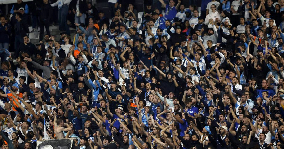 FOTO Navijači velikana prosvjeduju zbog novog klupskog grba: Jedno prekrasno g*vno