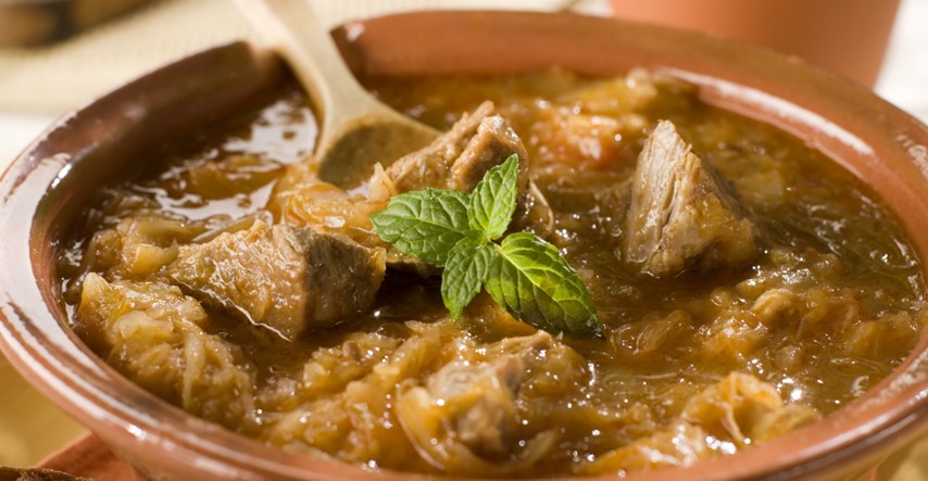 Evo kako napraviti mnogim Hrvatima omiljeno jelo na žlicu - sekeli gulaš