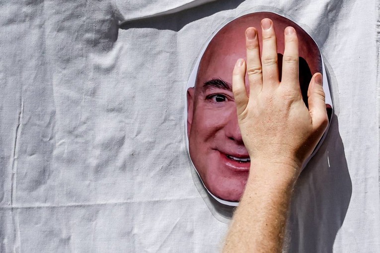 Bezos kupio trećinu Liverpoola. Britanska zastupnica: Zgrožena sam