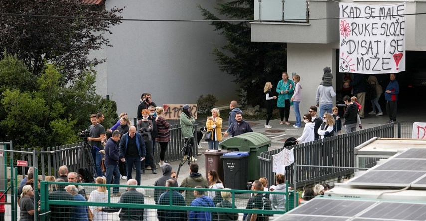 150 stanovnika zagrebačkog Črnomerca prosvjedovalo protiv reciklažnog dvorišta