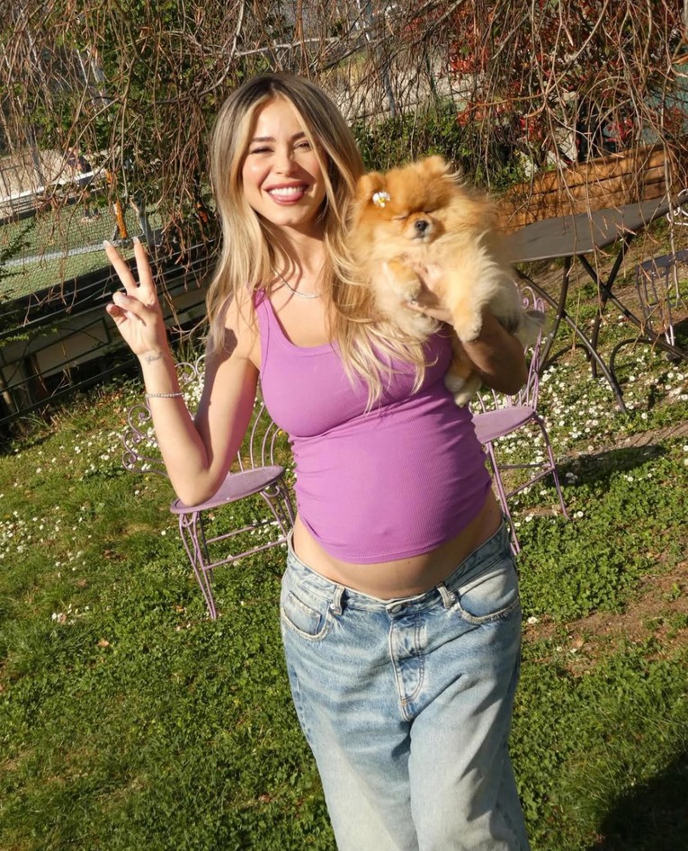 Diletta Leotta istaknula trudnički trbuh na fotkama s putovanja. Ljudi pišu: Predivna