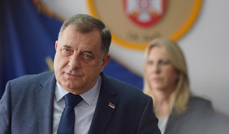 Dodik izvrijeđao Schmidta