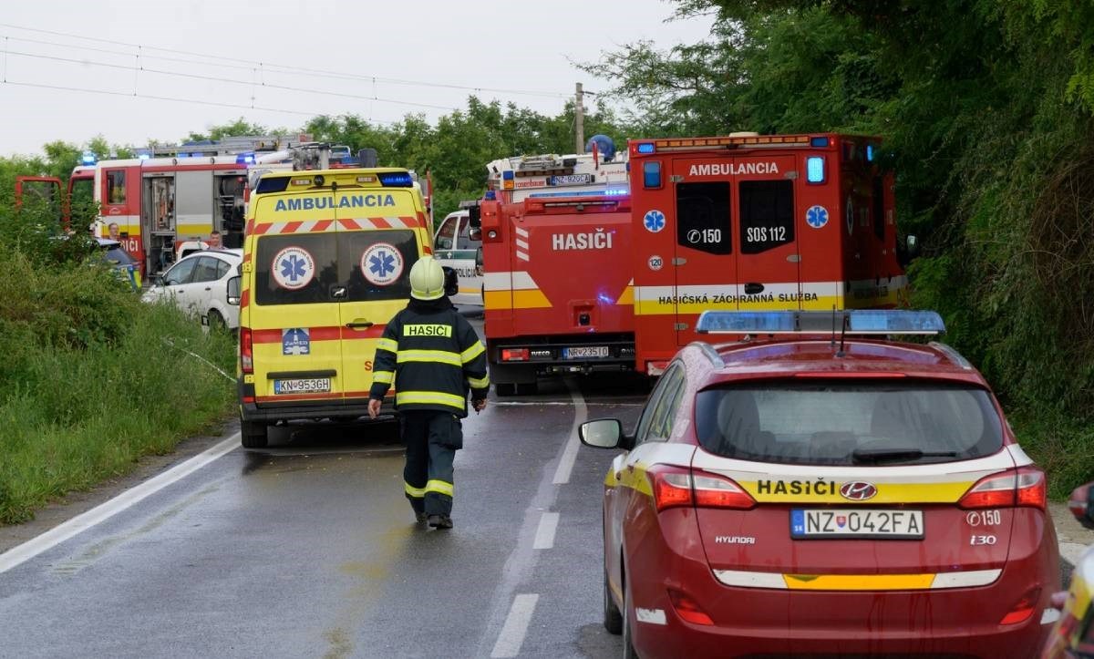 U Slovačkoj se sudarili vlak i autobus. Petero mrtvih