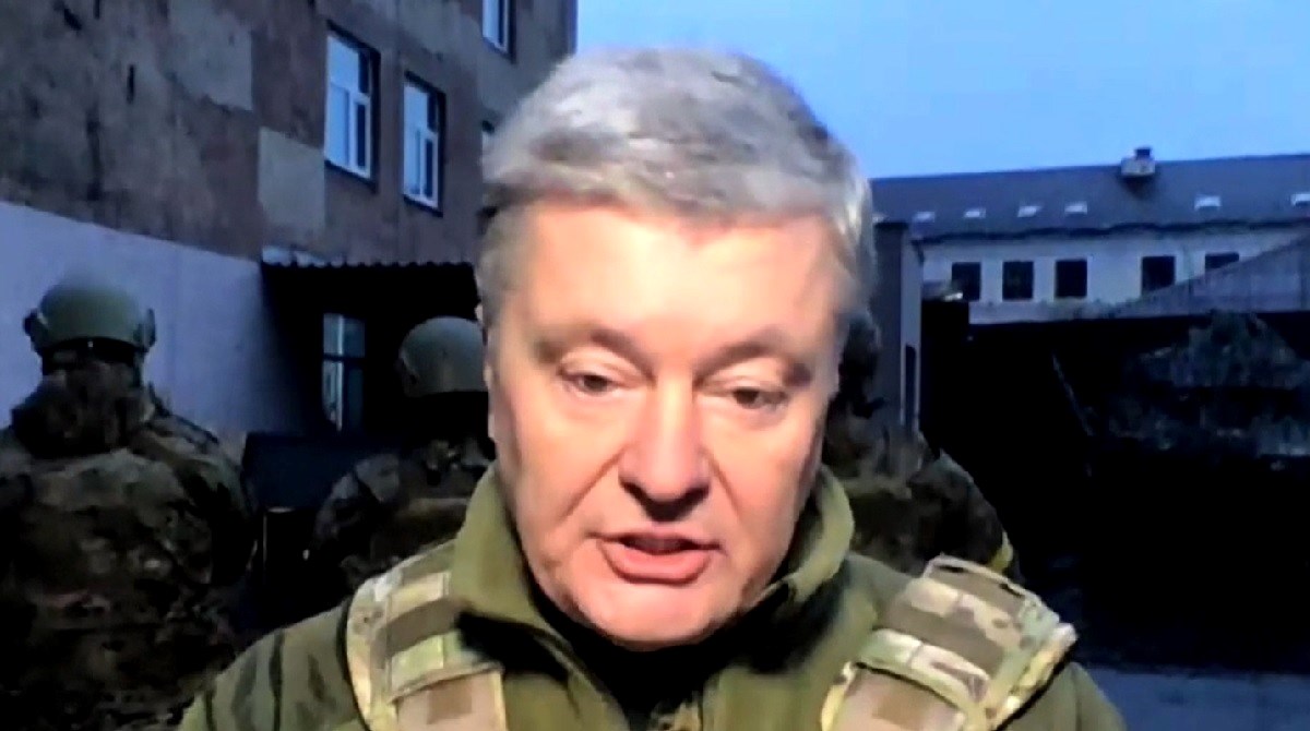 Bivši predsjednik Ukrajine je pod istragom. Danas je napustio zemlju