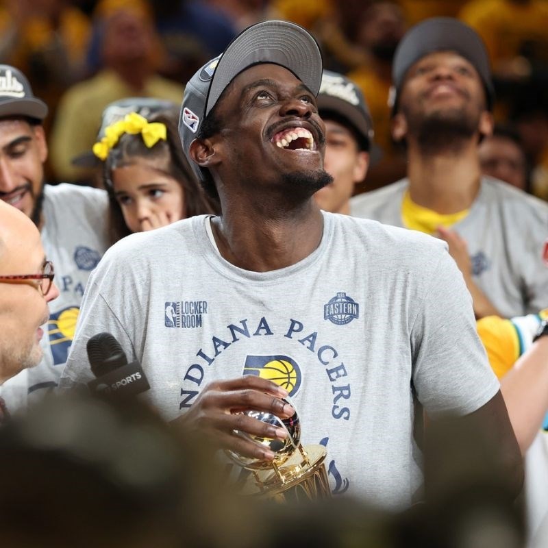 Nije želio biti svećenik i napustio je Afriku. Sada je odveo ekipu u NBA finale