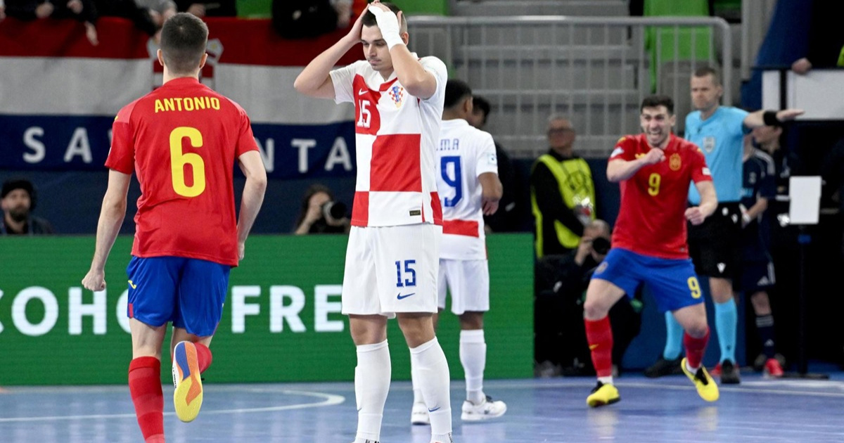 UŽIVO Hrvatska navijači sukobili se sa zaštitarima, zbog njih je bio prekid utakmice