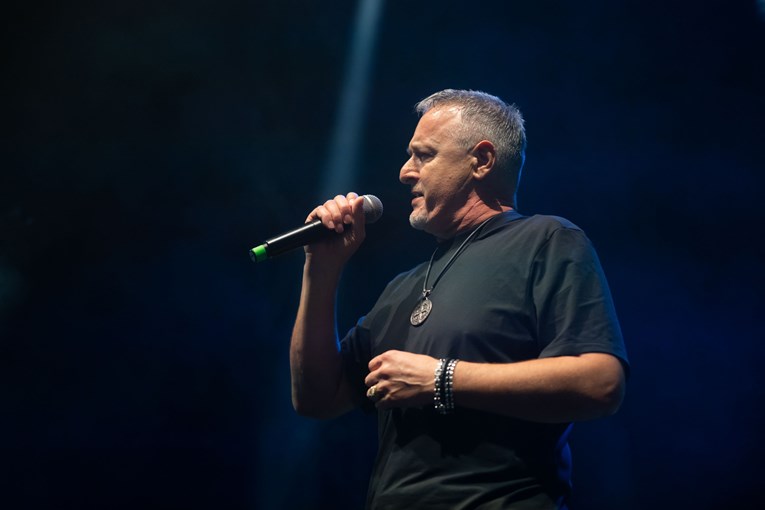 Thompson na koncertu u Areni pozvao na rušenje Tomaševića