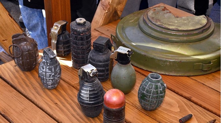 U Slavoniji u istom danu pronađeni projektili raketnog bacača, bombe i mine