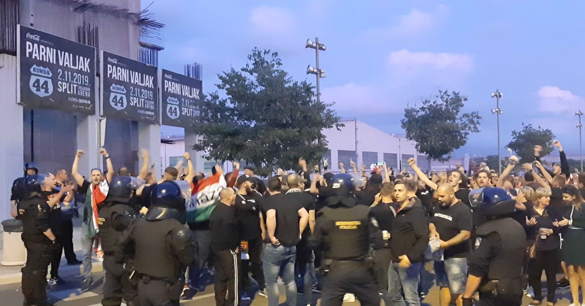 VIDEO Mađarski korteo na putu prema Poljudu, jedan Mađar uhićen