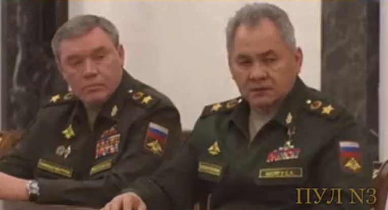 Pogledajte lica ruskih generala kad im Putin naredi da pripreme nuklearno oružje