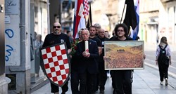 VIDEO I FOTO A-HSP u crnom marširao centrom Zagreba, nosili majice "Tito zločinac"