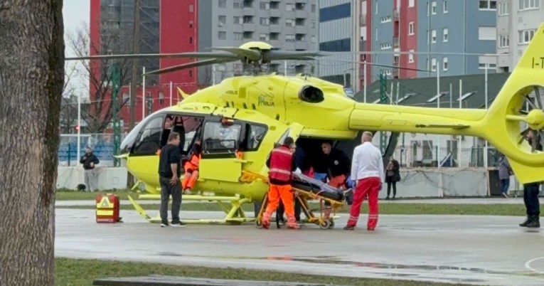 VIDEO I FOTO Helikopter sletio na igralište škole u Zagrebu, odvezao ozlijeđene