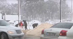 Snježna oluja u Ateni. Kaos u prometu, zatvorene škole i dućani