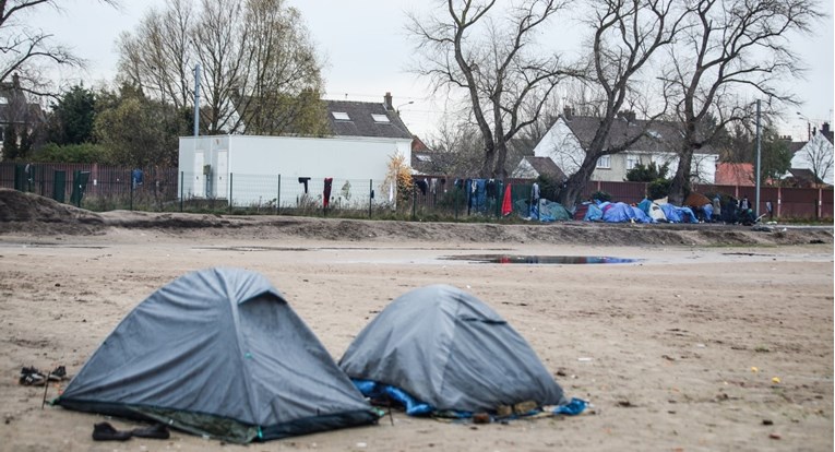 Francuska želi dogovor s Britanijom o rješavanju migrantske krize u La Mancheu