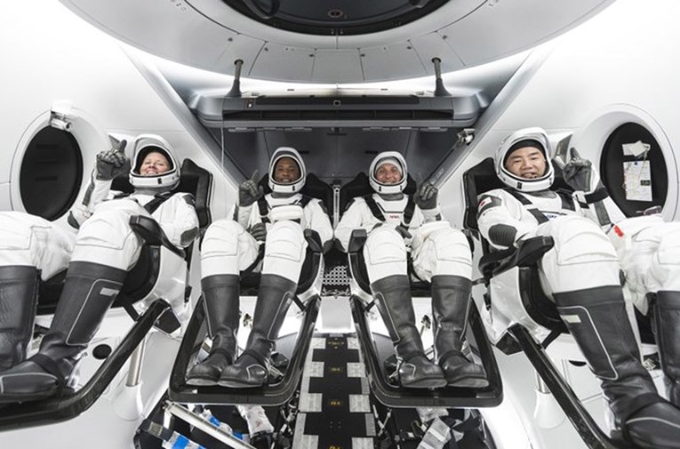 VIDEO Muskova raketa s četiri člana posade krenula u svemir na ISS