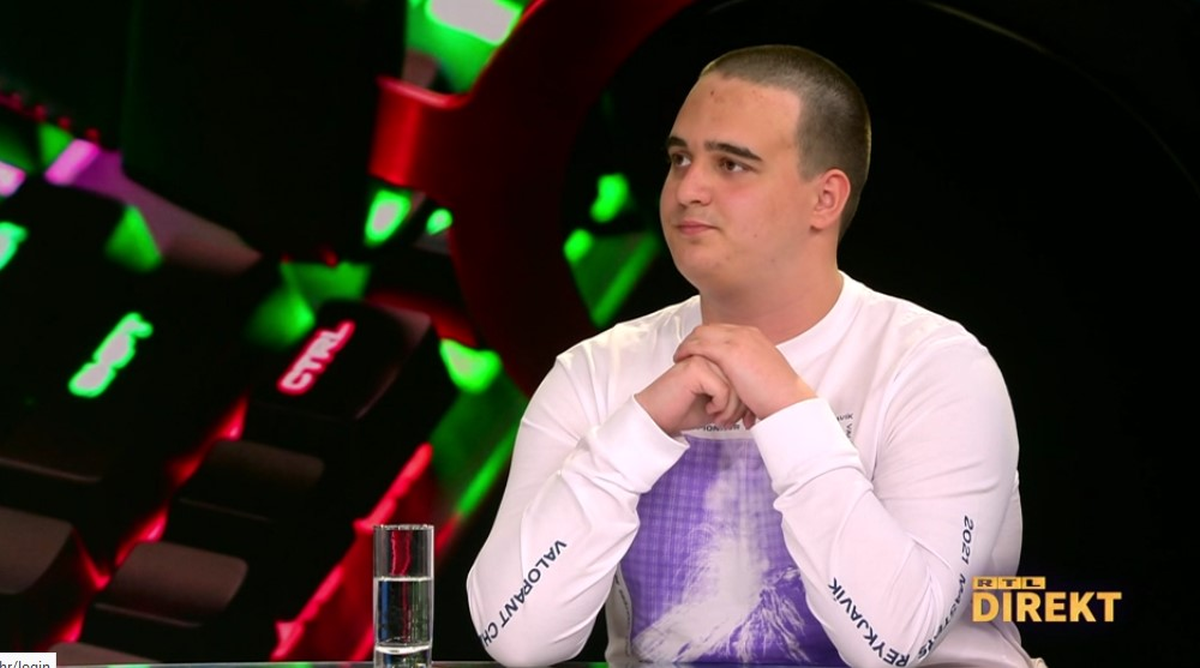 Domagoj (17) iz Karlovca mjesečno zarađuje 10.000 dolara. Osam sati dnevno igra igre