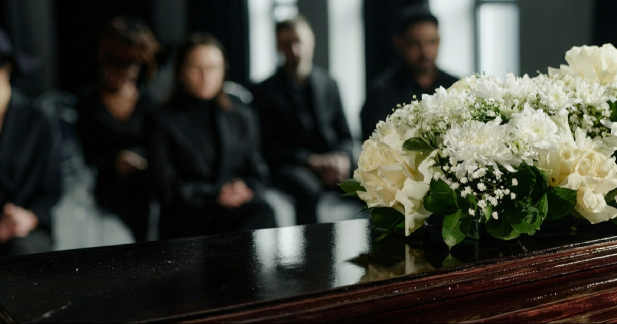 Umrla vam je bliska osoba. Ovo su koraci koje morate poduzeti i koliko to košta