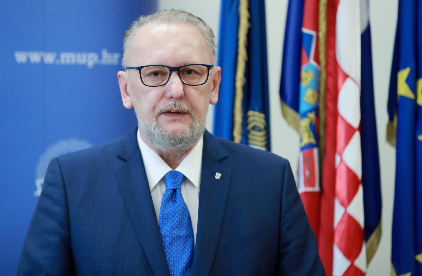 U jednom danu u MUP-u zaposleni dečki kćeri Božinovićevog pomoćnika i sestra snahe