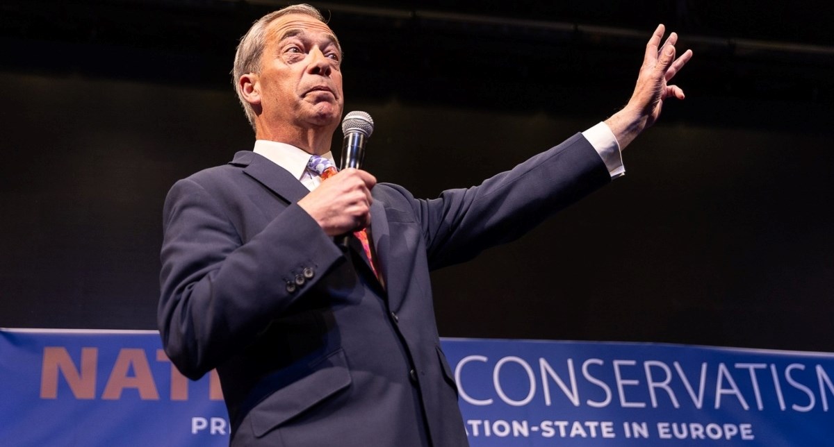 Policija u Bruxellesu upala na desničarski skup, glavni govornici bili Orban i Farage
