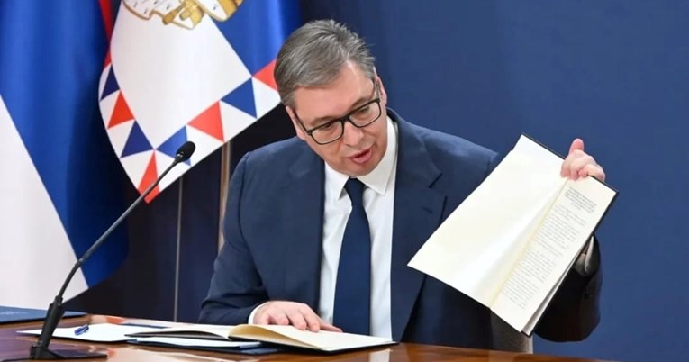 Vučić: FSB kaže da zvučni top nije korišten na prosvjedima. Testirali su ga na psima