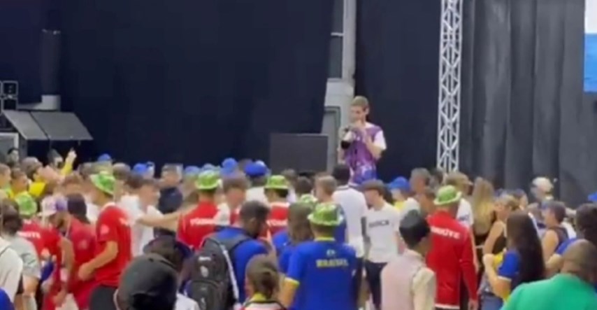 Gimnazijalci iz Zaboka u dvorani u Beogradu plesali Zagorski cug, mnogi se pridružili