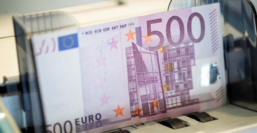 Mladiću (19) pretresli dom pa pronašli omotnicu s 50.000 lažnih eura