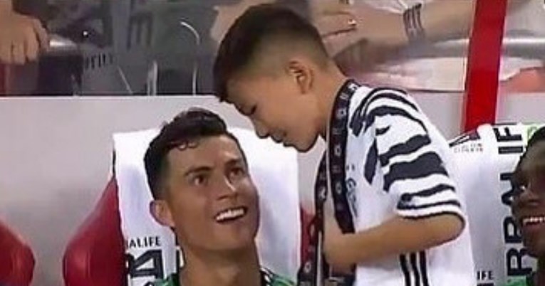 Uplašeni dječak na terenu tražio Ronalda, a onda je reagirao Juventusov trener