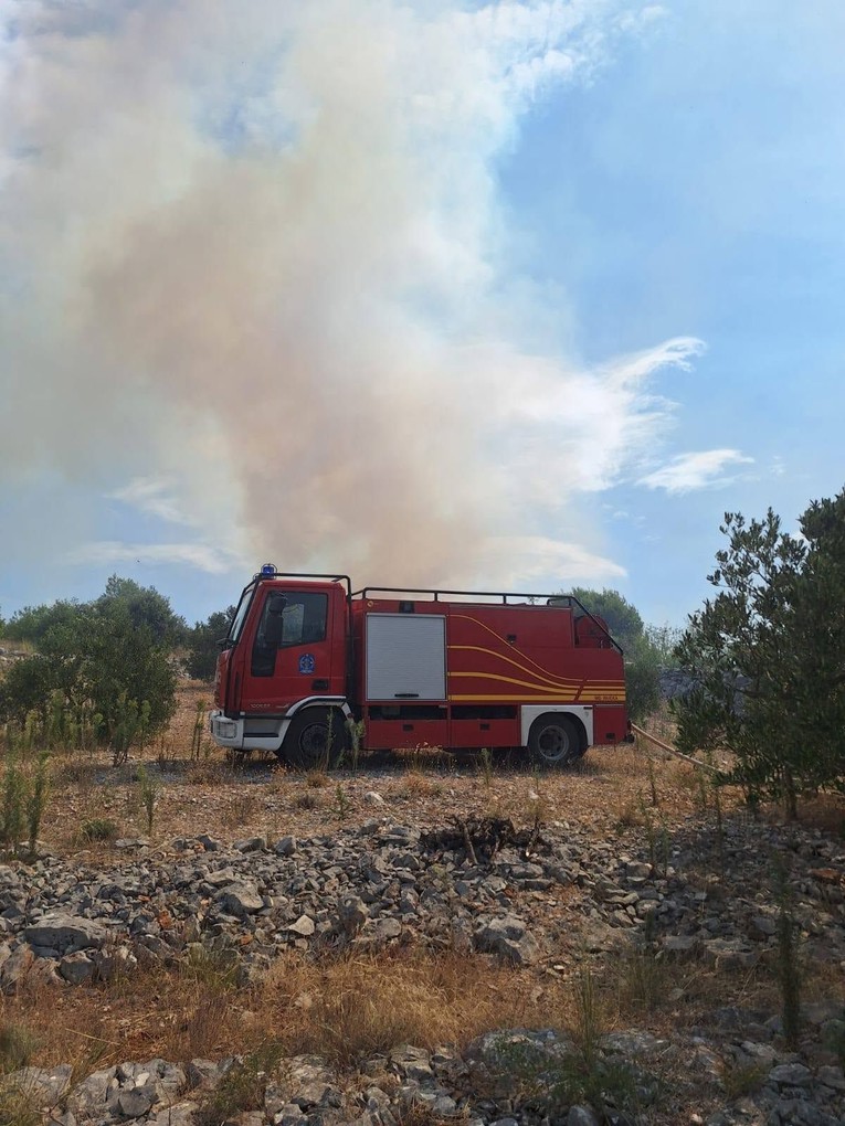 Zapalila se kamp-kućica kod Brodarice. Poginula jedna osoba