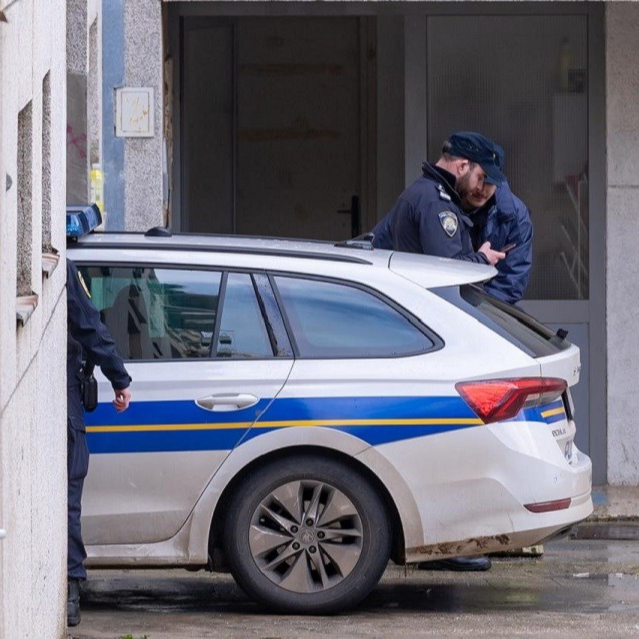 Policajci izvan službe tijekom svađe oštetili tuđi auto u Zadru