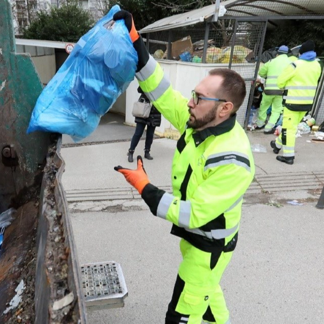 Kako su radnici cistoce odrzali lekciju iz solidarnosti i zajednistva sa kolegama - Page 3 E3b7d420-2588-4f4c-961c-cde8de3c9964