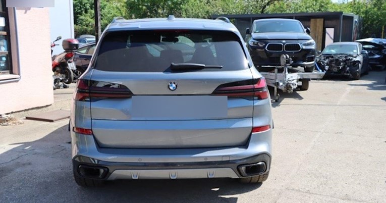 FOTO U dvorištu zagrebačke firme pronađen skupocjeni BMW za kojim je tragao Interpol