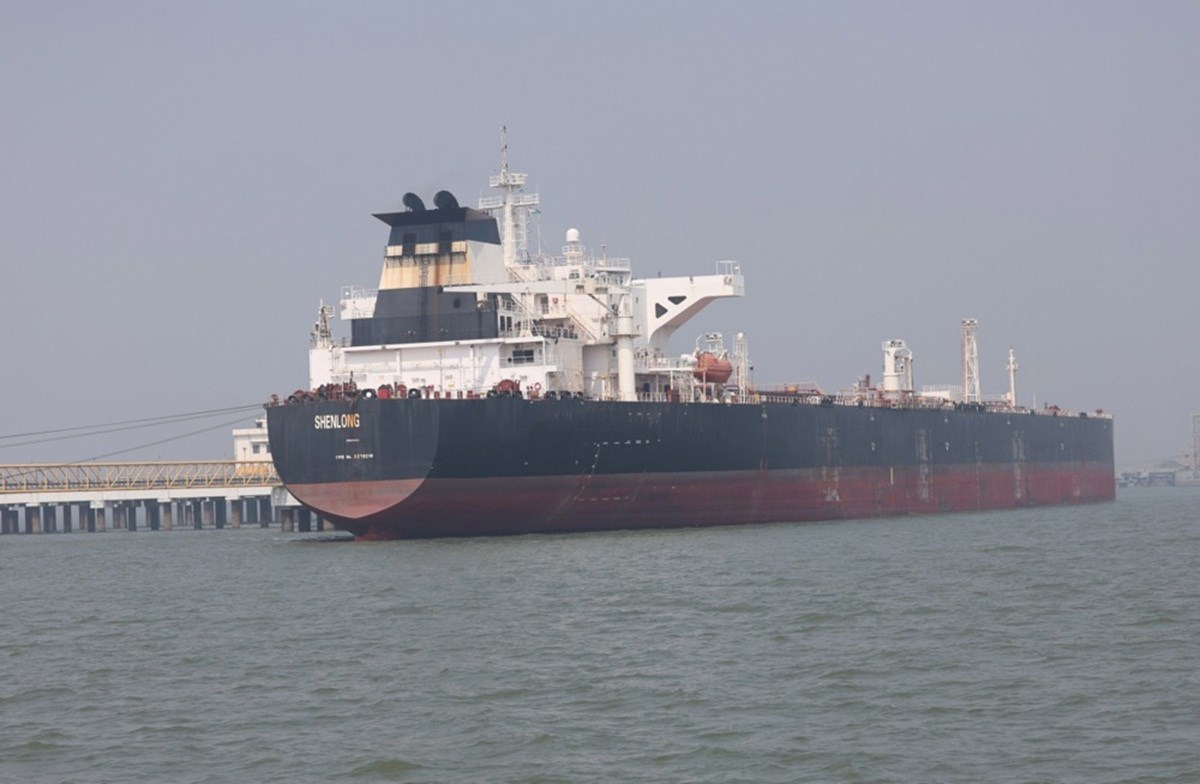 Sve više brodova prolazi Hormuškim tjesnacem. Iran uveo poseban režim