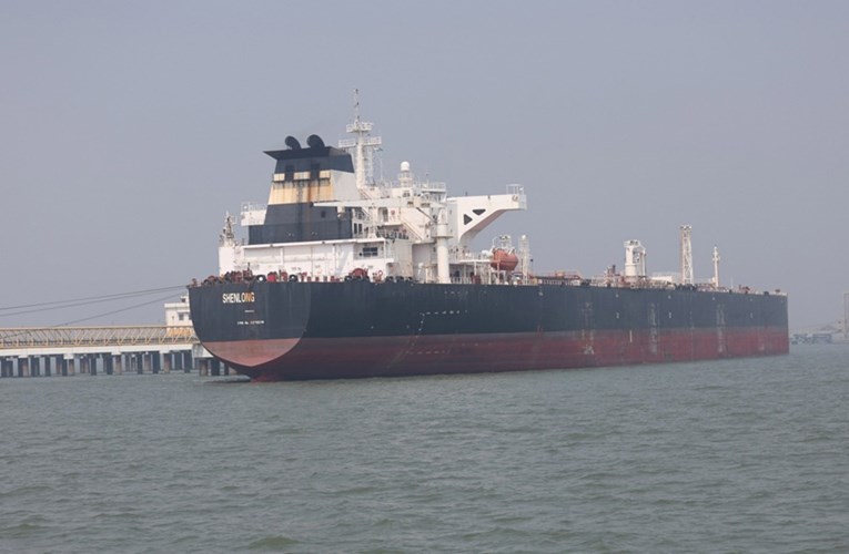 Sve više brodova prolazi Hormuškim tjesnacem. Iran uveo poseban režim