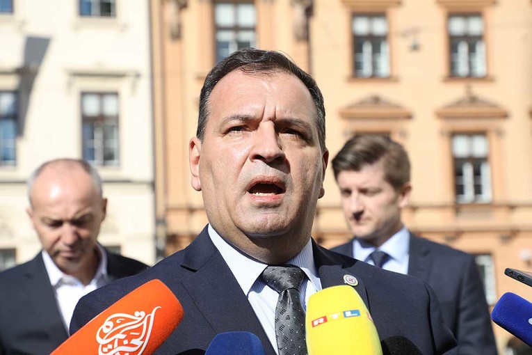 Beroš najavio da će u Istru poslati zdravstvenu inspekciju