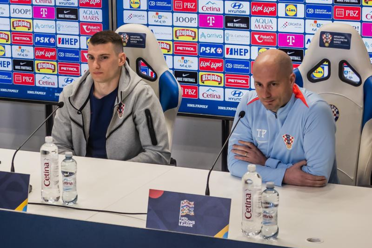 Glasnogovornik HNS-a pokazao poruke s Livakovićem iz 2017.: Kad budeš u Barci...