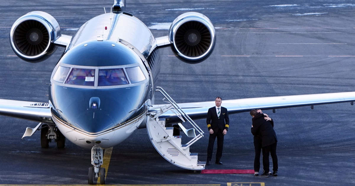 Nepoznati muškarac se ukrcao u vojni avion danske premijerke, pretraživao pretince...