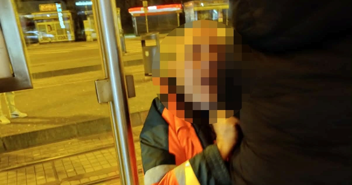 Pijan u Dubravi vrijeđao ljude, zaštitarke ga pokušale smiriti. Napao jednu od njih