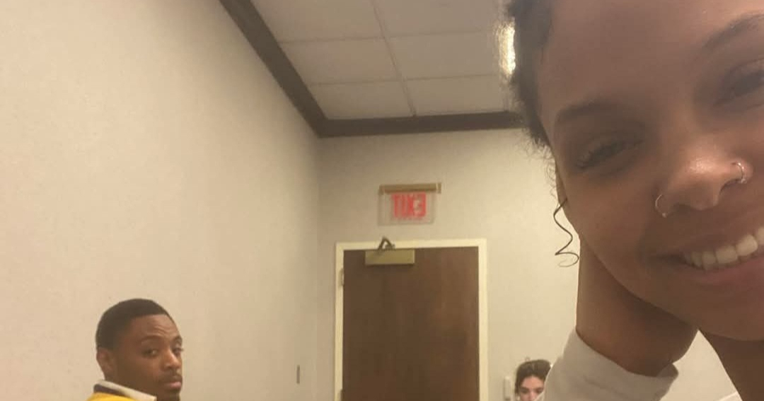 Žena koja se smije nakon što se odrekla skrbništva podijelila internet